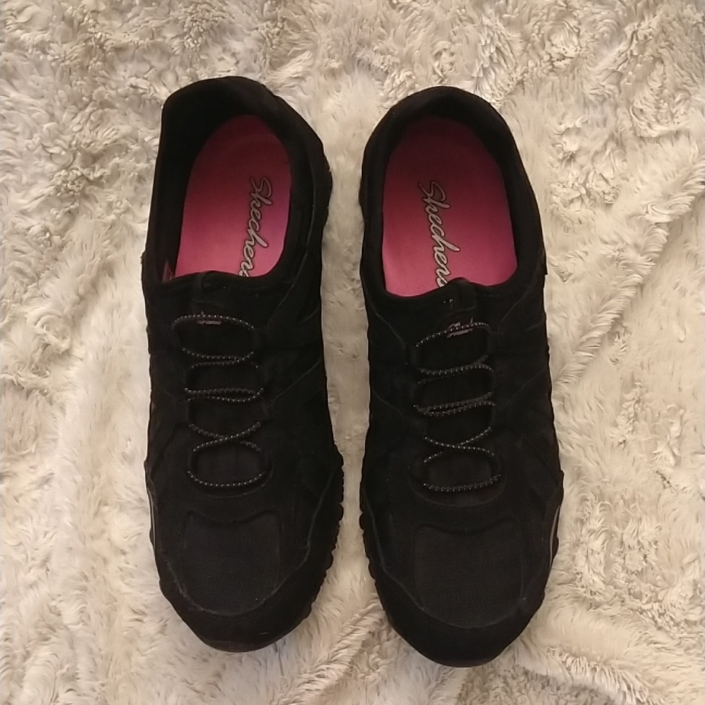 Skechers Slip on Runners ✨ Brand New ✨